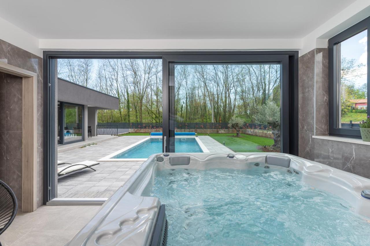 Green Luxury II With Heated Pool, Jacuzzi & Sauna Ruzici  Exterior foto