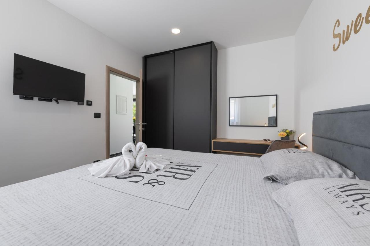 Green Luxury II With Heated Pool, Jacuzzi & Sauna Ruzici  Exterior foto